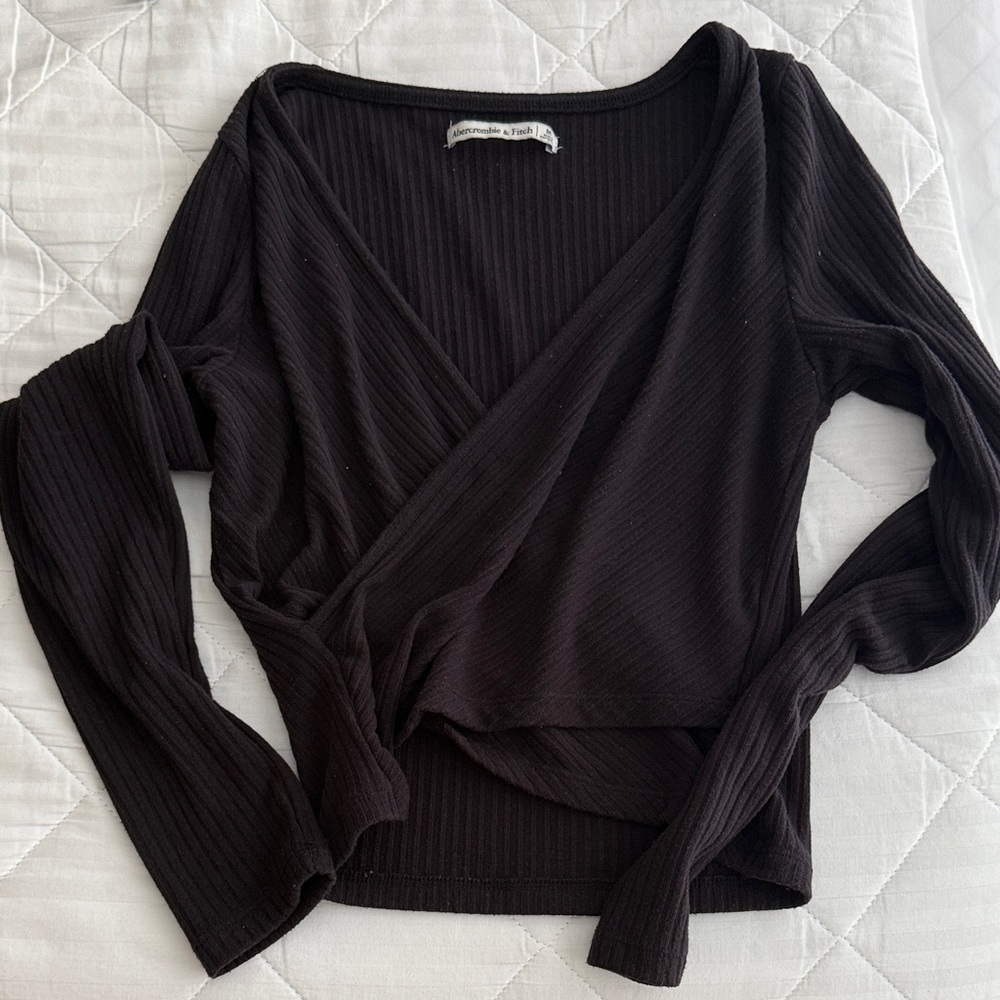 Abercrombie & Fitch Black Ribbed V-Neck Blouse
